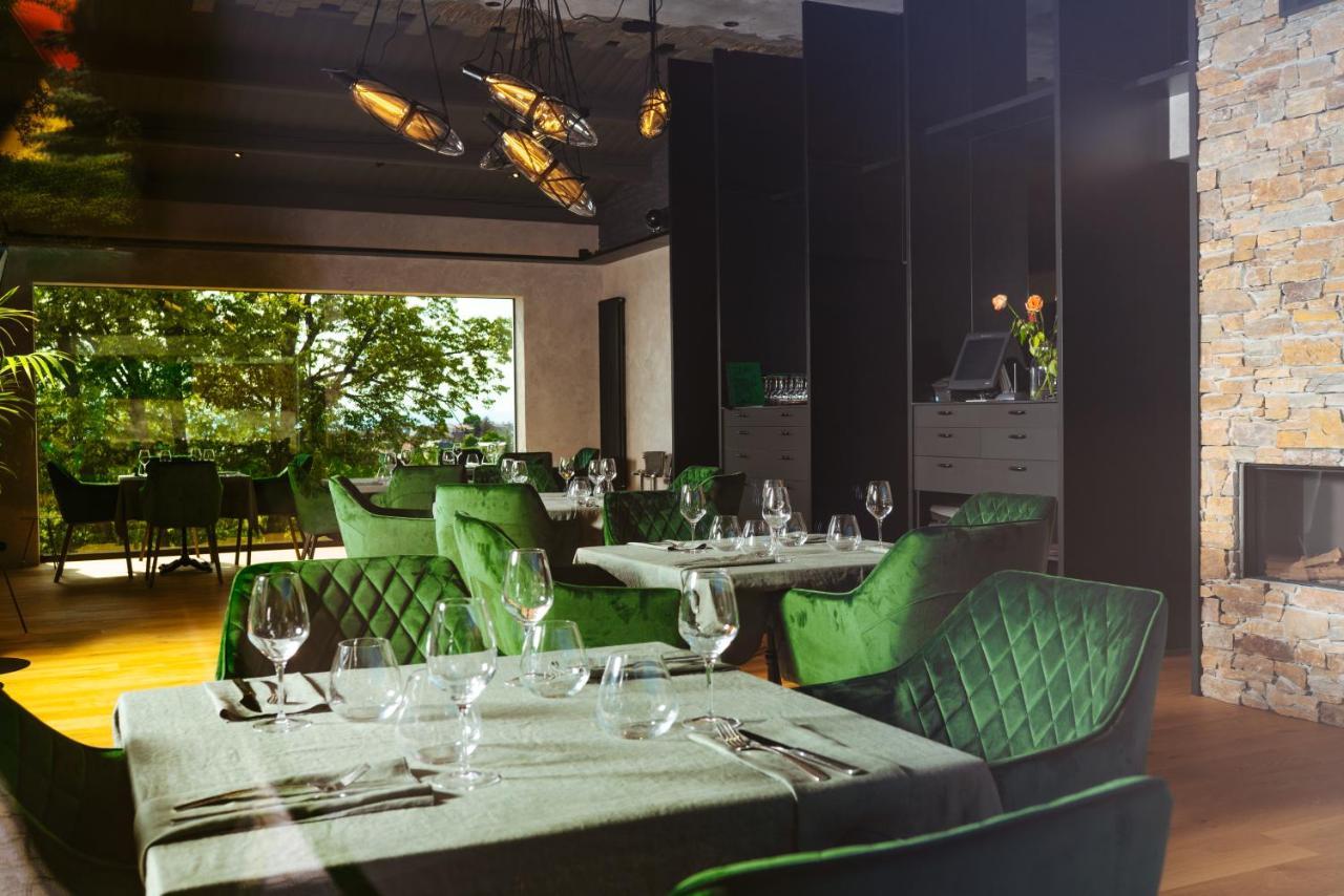 Šternberk Restaurant & Pension U Hradu מראה חיצוני תמונה