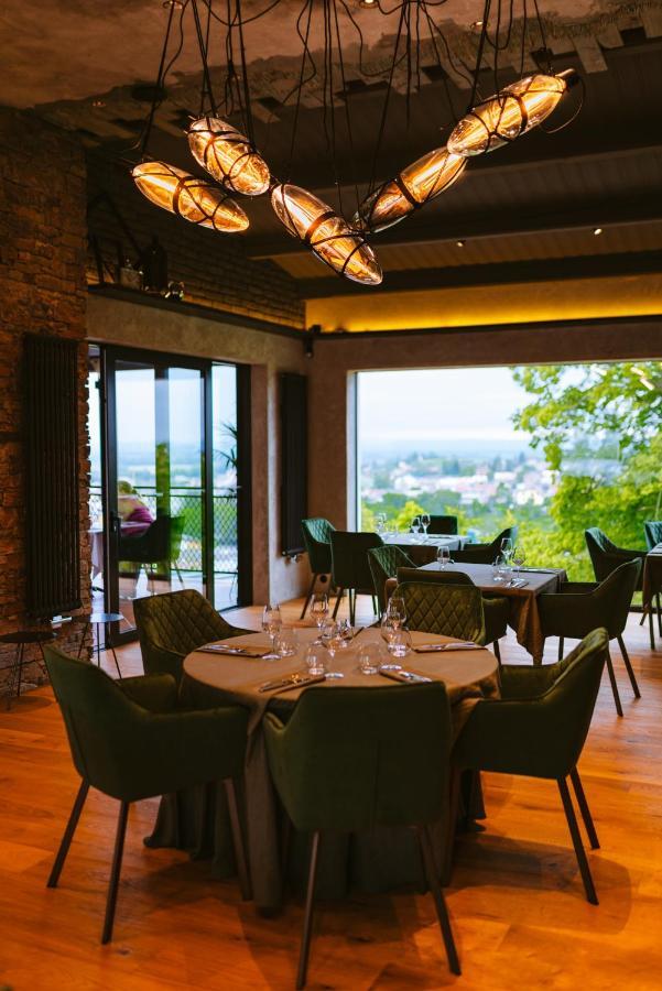 Šternberk Restaurant & Pension U Hradu מראה חיצוני תמונה